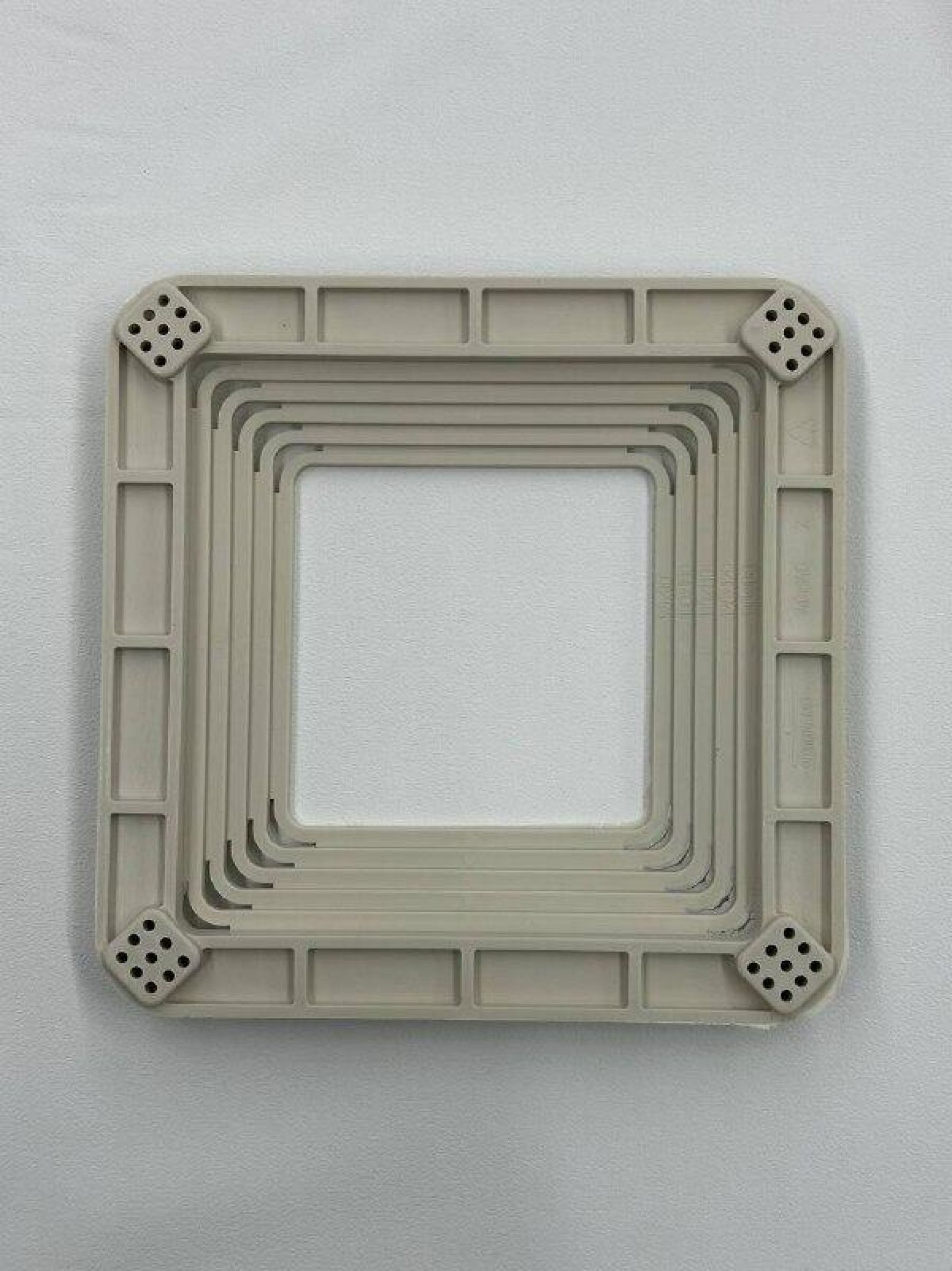 Платформа универсальная квадрат D 150-200 мм.