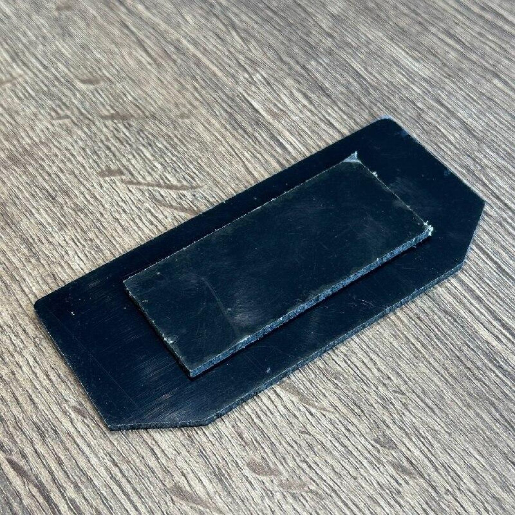 Заглушка черная к карнизу П