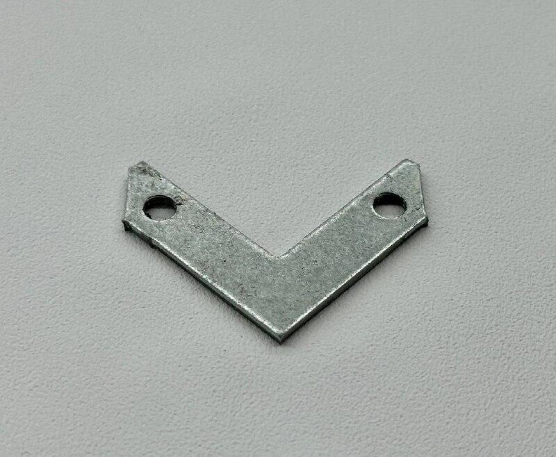 Уголок горизонтальный