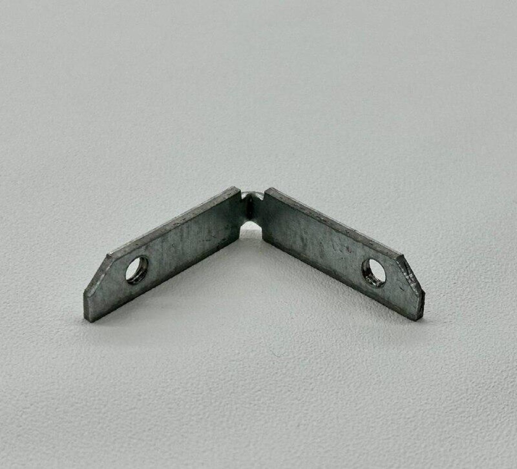 Уголок вертикальный